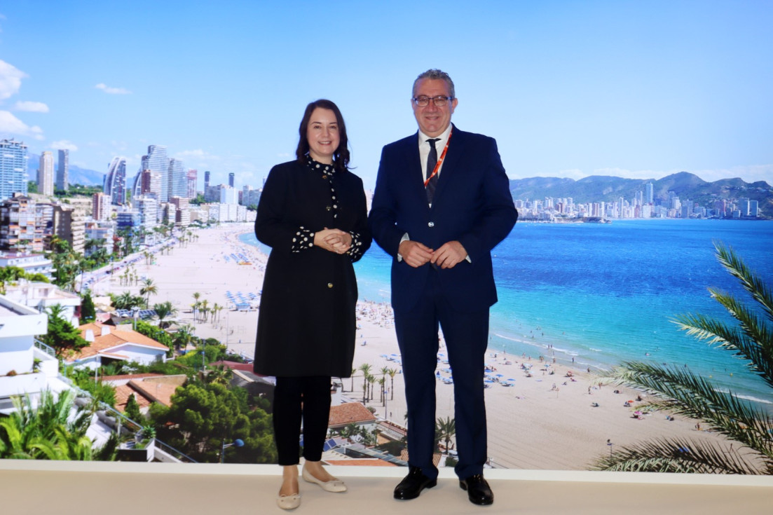 reunión secretaria estado turismo reino unido benidorm
