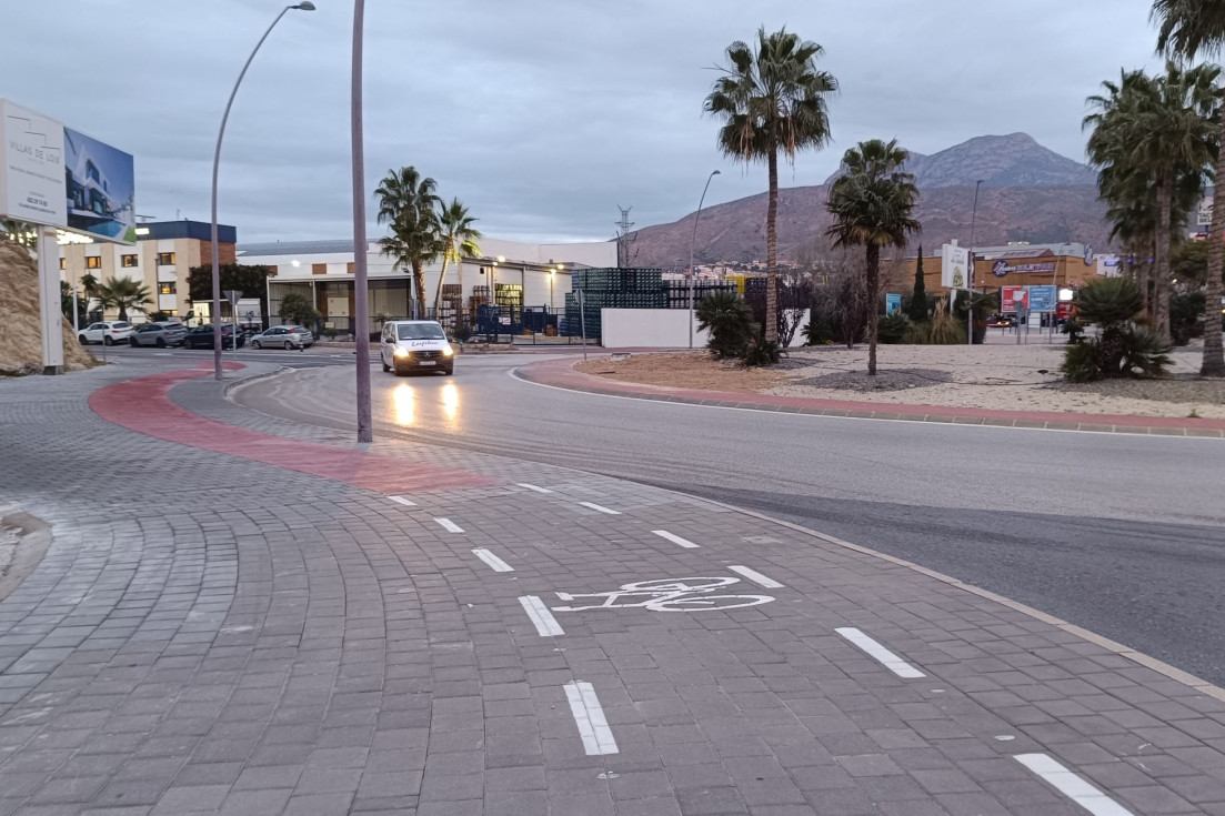 Rotonda acceso cala pp32 villajoyosa