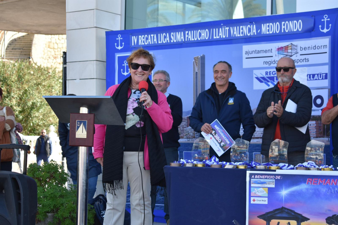 Entrega recaudación 'Remando a Belén' María Botella