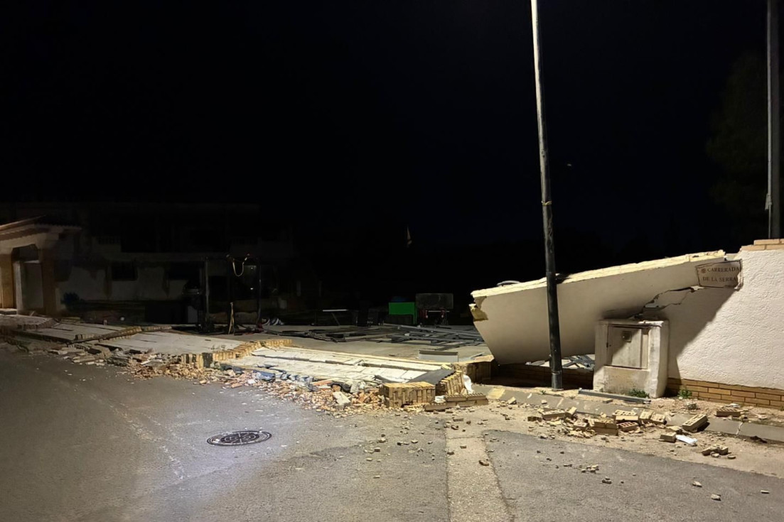 El temporal de viento deja más de un centenar de avisos en l’Alfàs sin daños personales