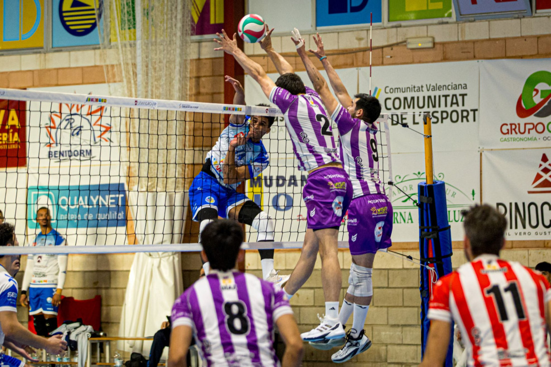 El Servigroup Benidorm vuelve a puestos de descenso tras una polémica derrota frente al Manacor