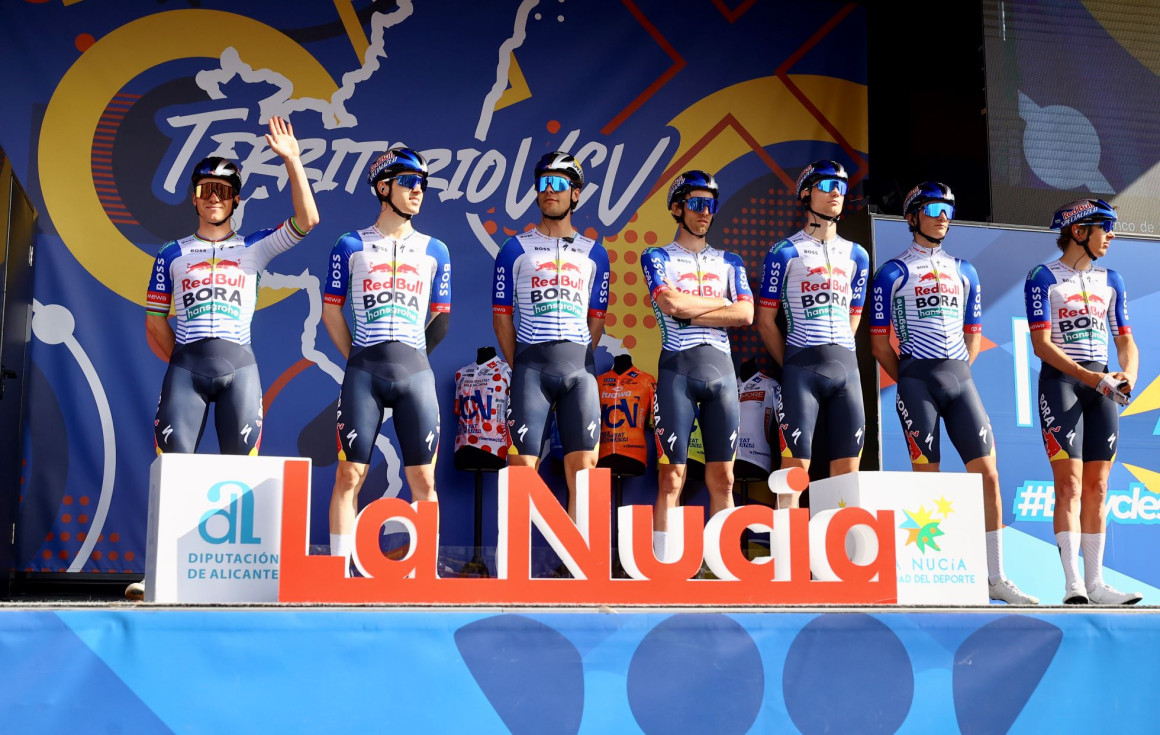 Evenepoel firma una exhibición en la etapa reina y asalta el liderato de la Volta a la Comunitat Valenciana