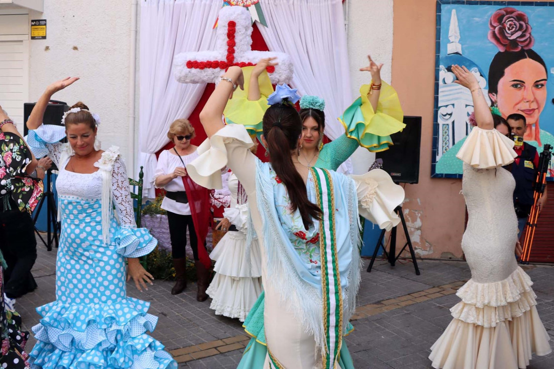fiestas benidorm cruz mayo casa andalucía