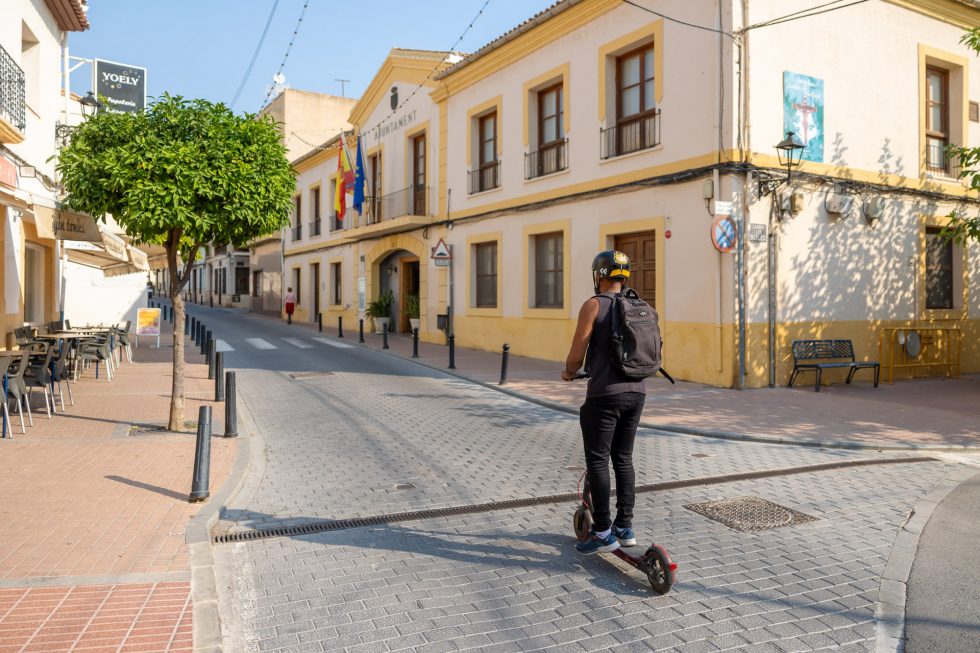 L’Alfàs informa de la obligación de registrar los patinetes eléctricos y contratar un seguro