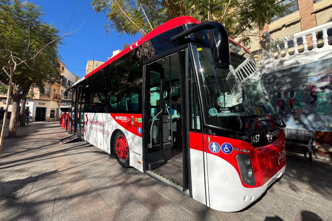 Más frecuencias, menos tiempo y tarifa unificada: así es la nueva red de autobuses de la Marina Baixa