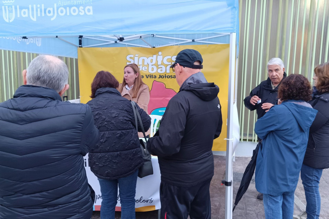Villajoyosa recoge de primera mano las inquietudes vecinales en Costera Pastor-Barberes