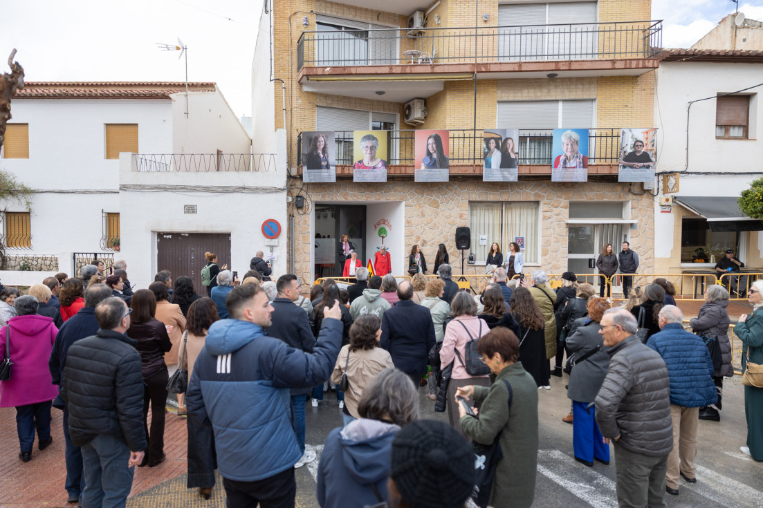 balconades mujeres relevantes l'alfàs
