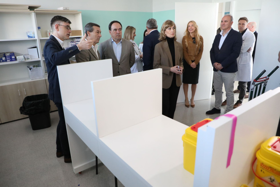 Juanfran Pérez Llorca visita centro salud rincón loix benidorm