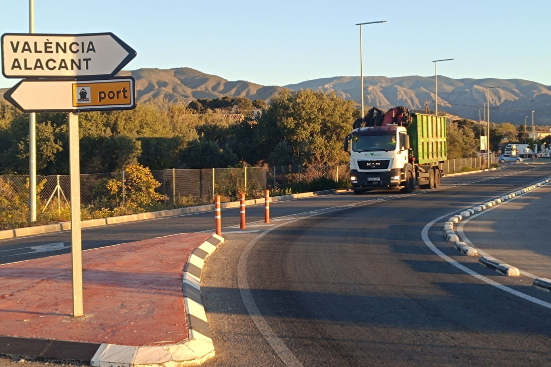 Villajoyosa vial acceso puerto
