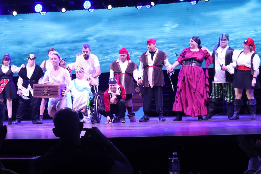 Más de 1.600 personas asisten al XXIV Festival Escolar de la FAMPA en Benidorm a beneficio de tres asociaciones