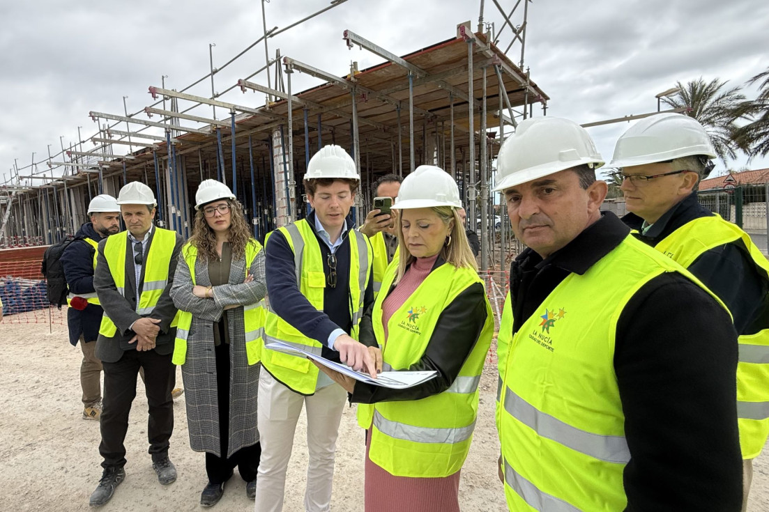 La consellera destaca el avance del tercer colegio de La Nucía para responder al crecimiento poblacional