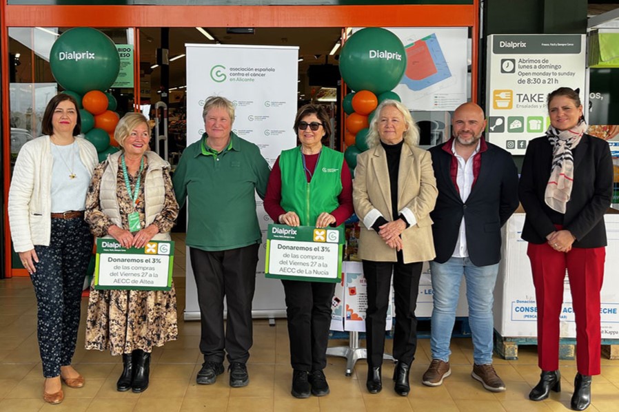 Dialprix La Nucía destina el 3% de su recaudación a la AECC en una jornada solidaria tras la renovación de instalaciones