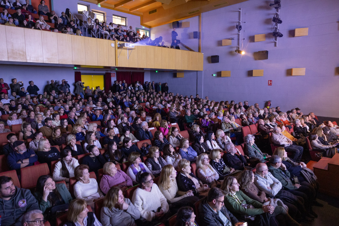público mostra teatre l'alfàs