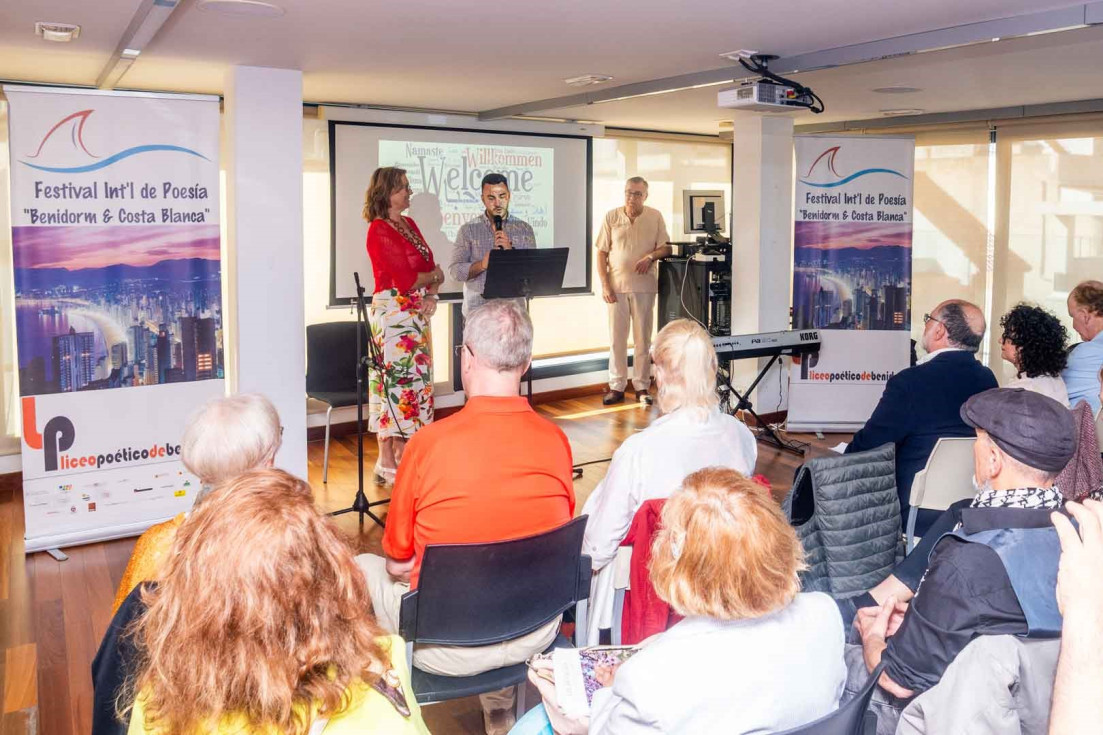 El FIPBECO 2026 se despide en Benidorm tras reunir a una veintena de poetas de siete países