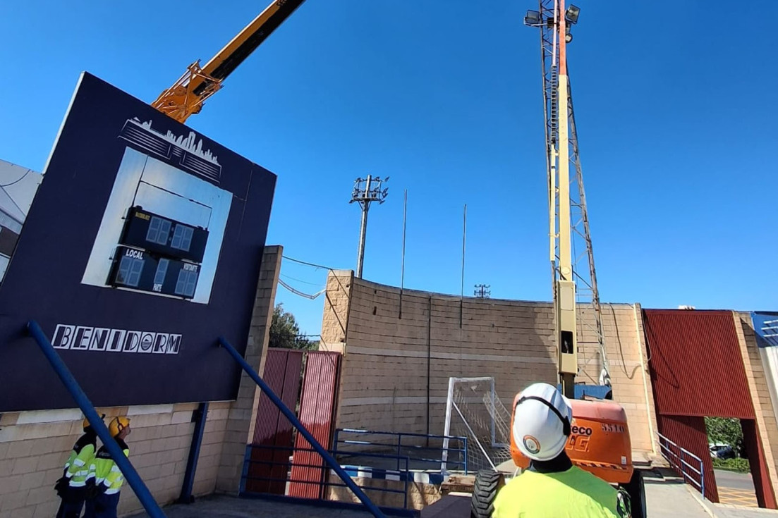 Benidorm renovación iluminación estadio Guillermo Amor