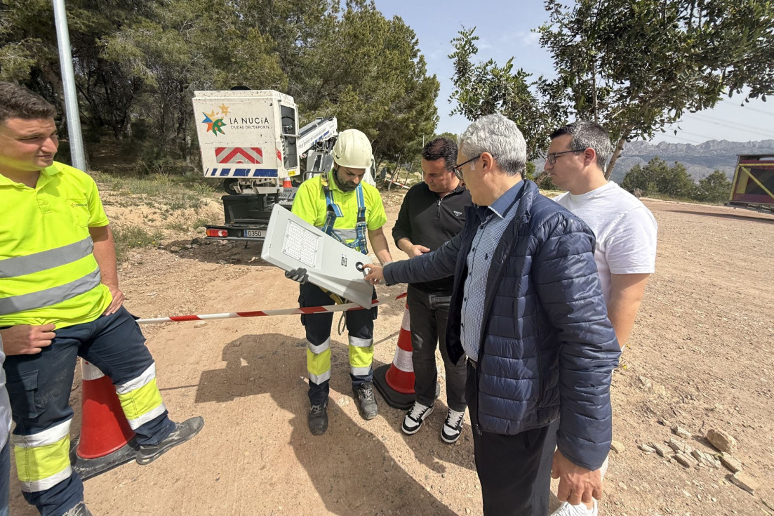La Nucía 12 farolas solares ermita Sant Vicent Captivador
