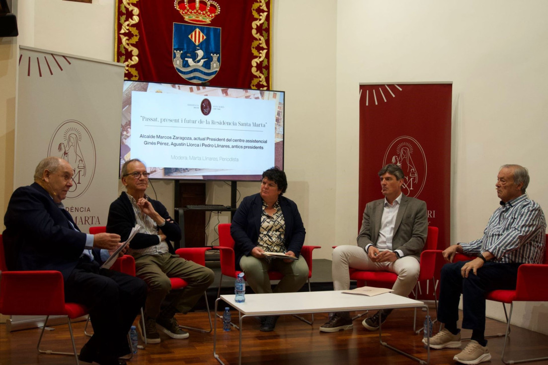 Mesa redonda Residencia Santa Marta 40 aniversario