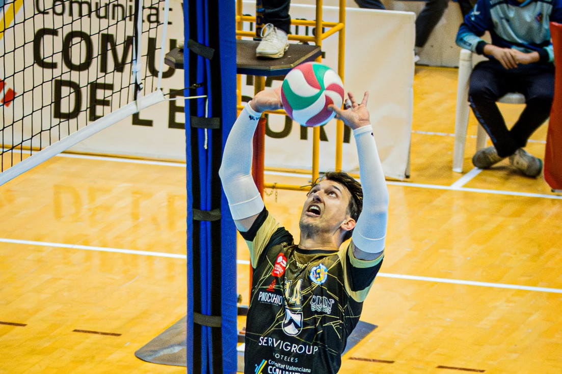 Sergio Ramírez seguirá marcando el rumbo del Servigroup Benidorm en la Superliga Masculina