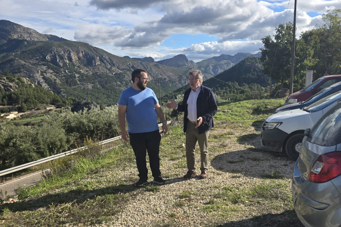 Confrides zona aparcamiento calle la Era de abajo