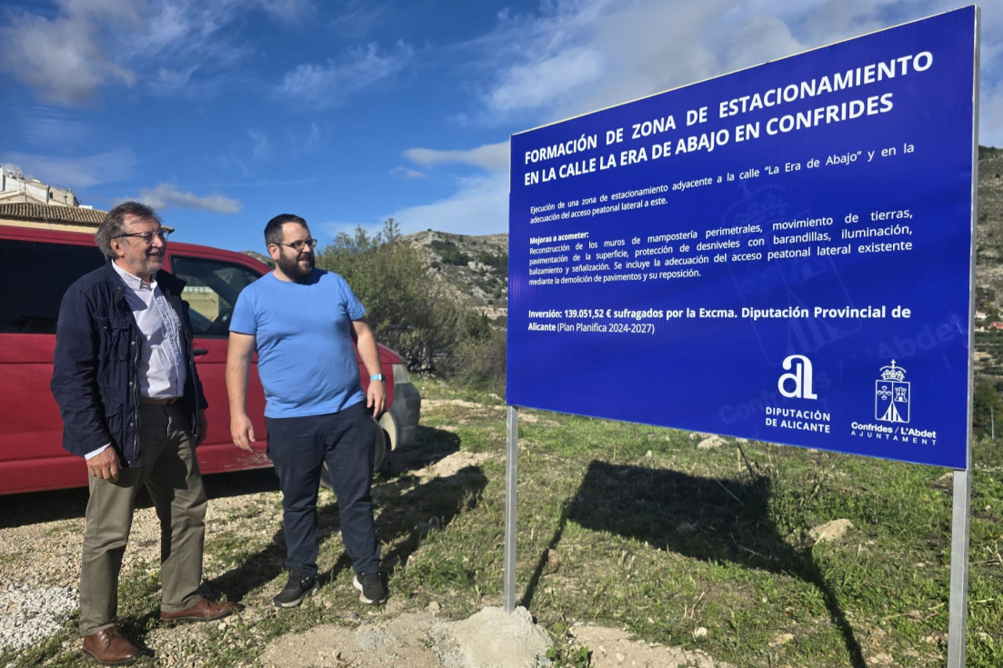 Confrides nueva zona aparcamiento calle la Era de abajo