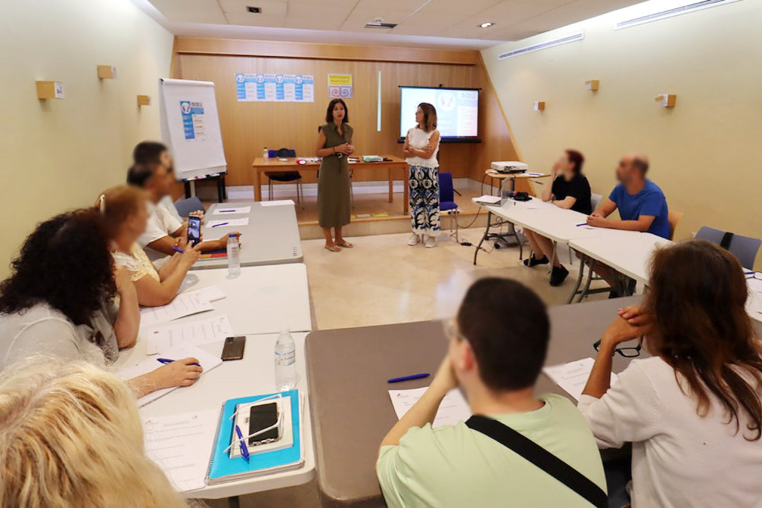 Benidorm impulsa dos cursos gratuitos para mejorar la empleabilidad digital de personas desempleadas