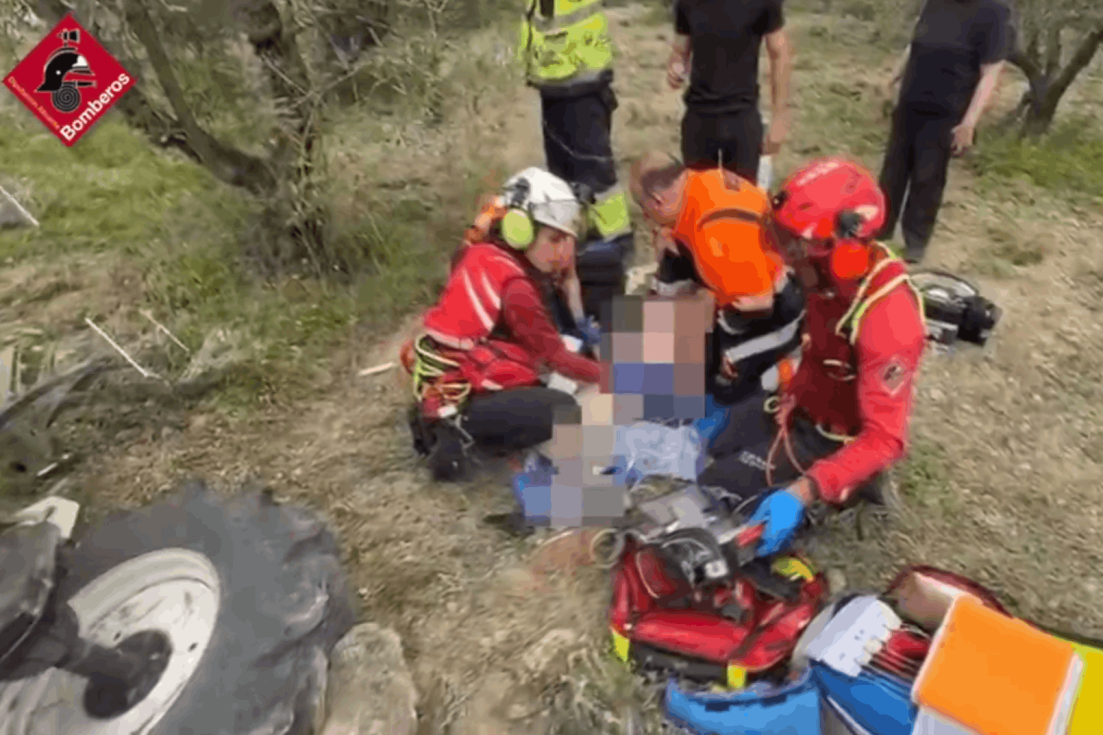 operativo rescate accidente agricultor tractor beniardà