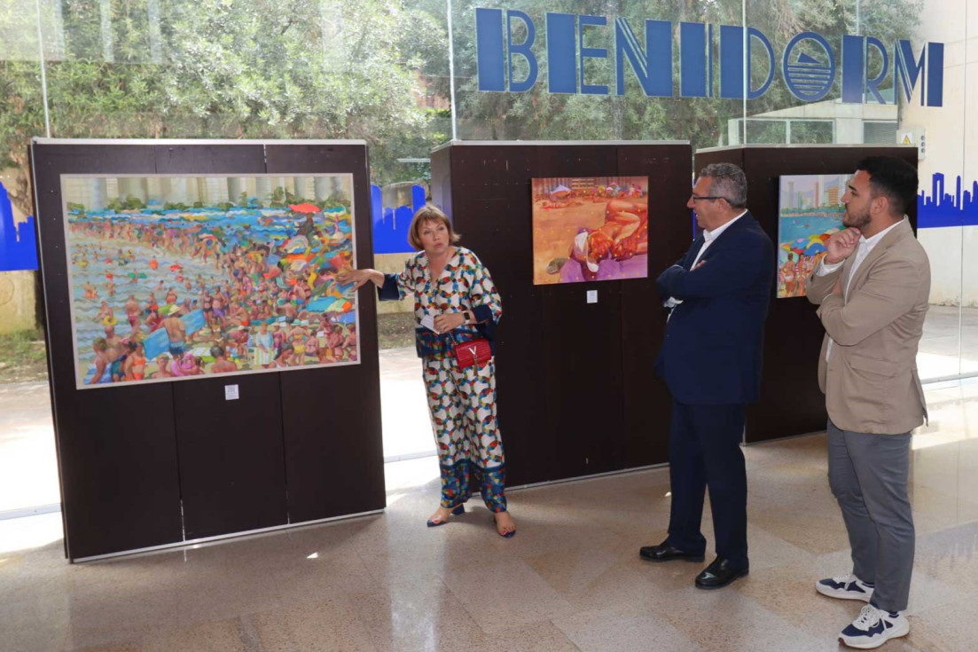 Espai d’Art del Ayuntamiento Benidorm exposición pictórica artista rusa Victoria Udalova Vamos a la playa