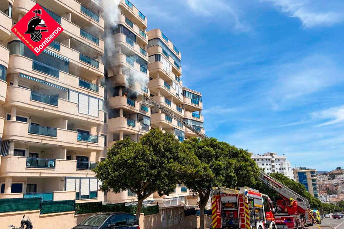 incendio edificio Villajoyosa la cala vivienda calcinada
