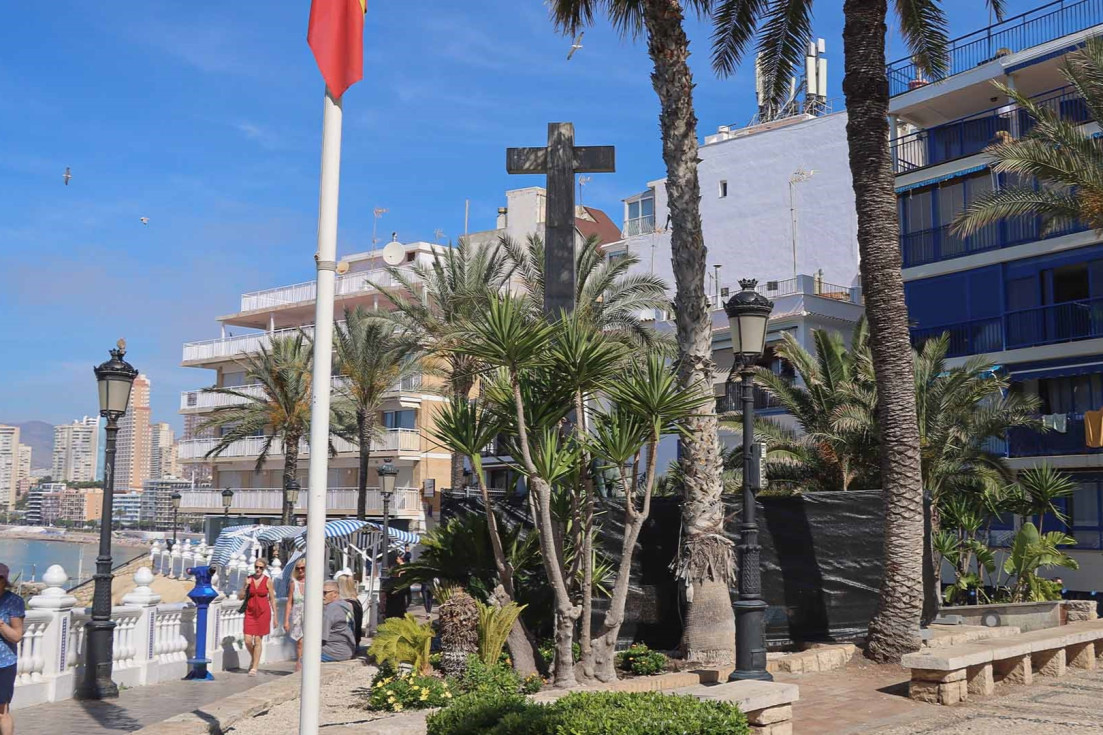 Monumento Muertos Mar Juan de Ávalos Plaça de la Senyoria Benidorm