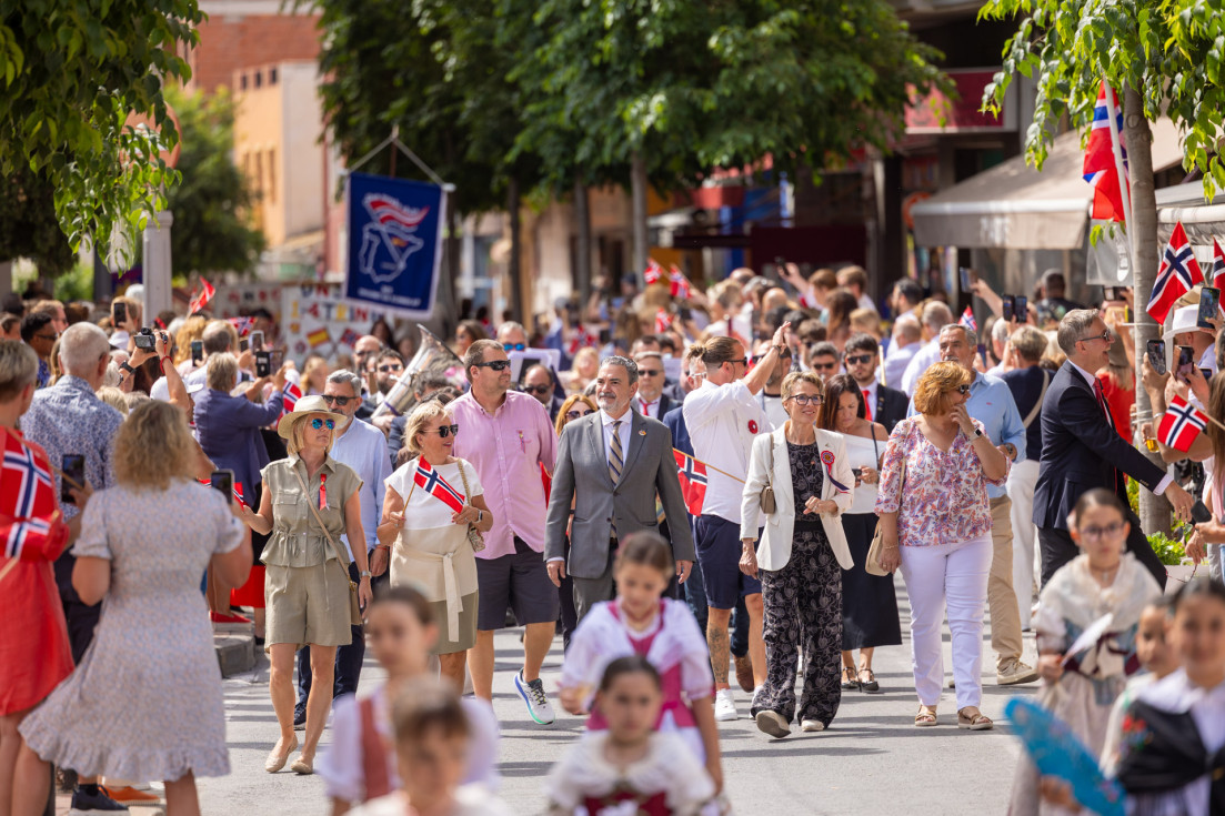 pasacalles Día Nacional Noruega L’Alfàs