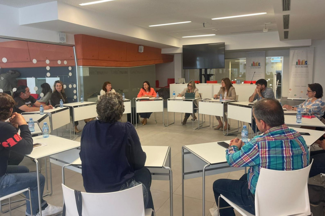 carmen ortí consellera reunión coordinación equipos directivos centros educativos públicos Marina Baixa