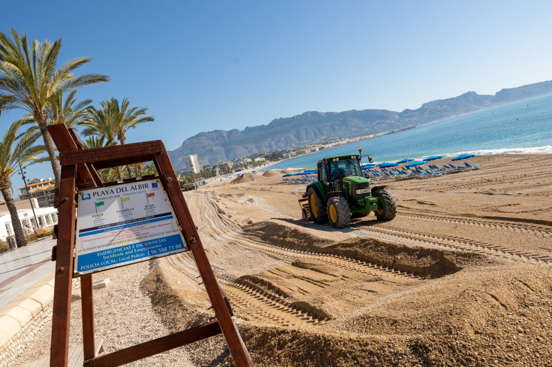 La playa del Racó de l’Albir activa el servicio de socorrismo desde este lunes