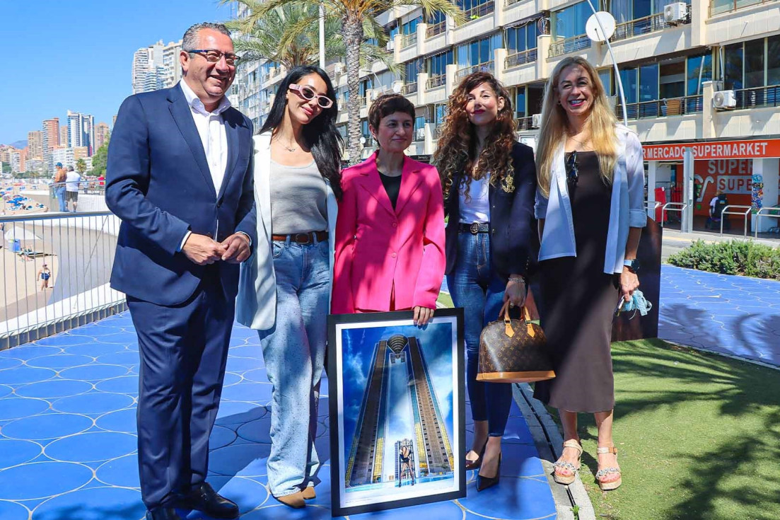 ‘Benidorm, Somni Vertical’ lleva el arte fotográfico de María José Lozano a los siete Espais d’Art Urbà de la ciudad