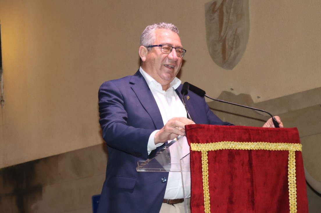 representación otorgamiento Carta Poblament Benidorm Toni Pérez