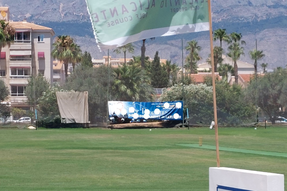 El PP de l’Alfàs cuestiona el riego del campo municipal de golf y pide transformarlo en un parque público