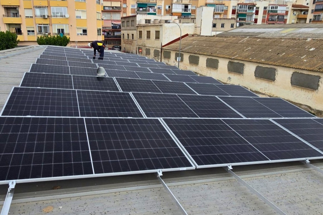 Placas solares polideportivo Marta Baldó villajoyosa