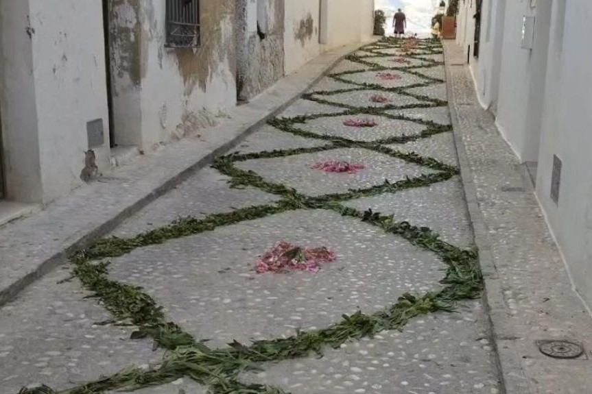 Altea recupera todo el esplendor del Corpus Christi con procesiones, danzas y música tradicional