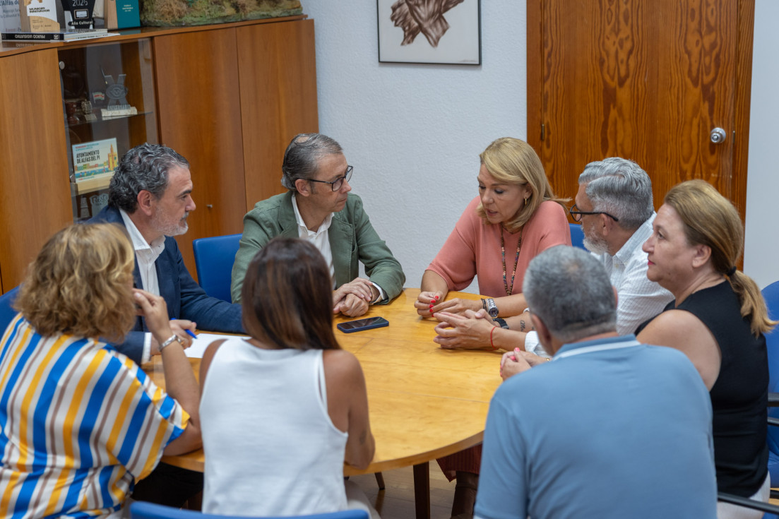 reunión concejales visita susana camarero plan vive l'alfàs