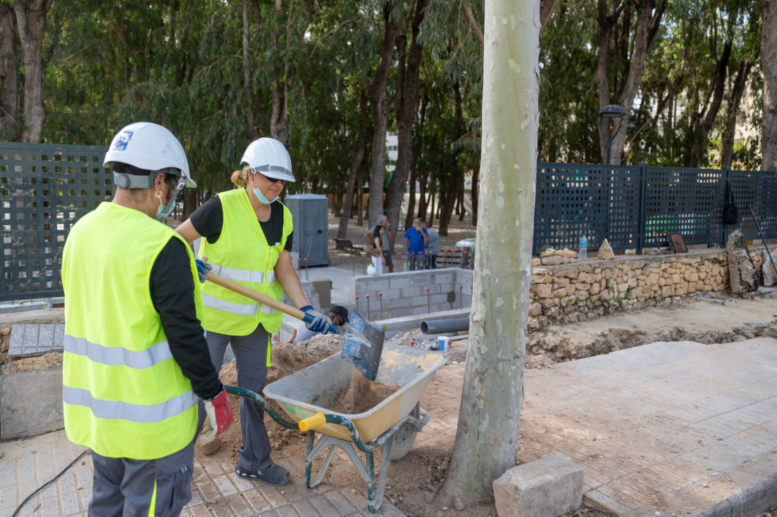 Taller Empleo l’Alfàs del Pi nuevos aseos públicos Parque Eucaliptos