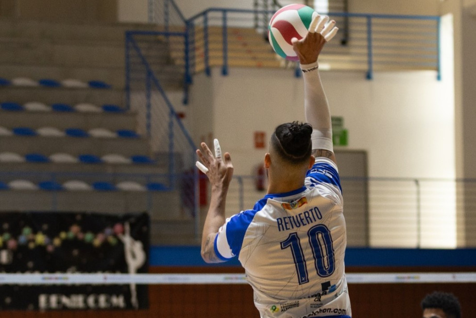 Daniel Retuerto continuará aportando experiencia y solidez al Servigroup Benidorm en Superliga
