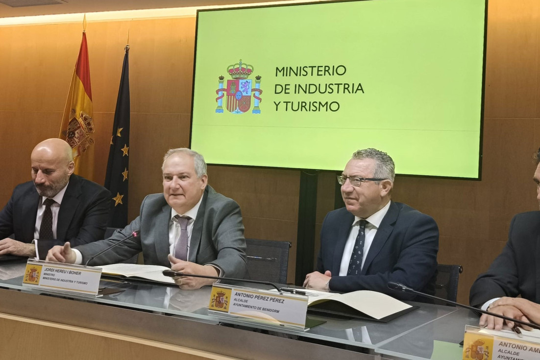 toni pérez Benidorm firmante Memorando Entendimiento turismo Ministerio ABTA