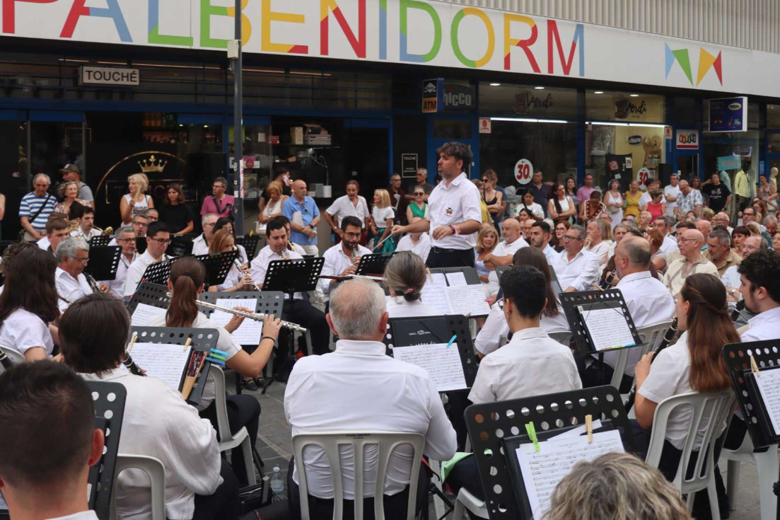 La Unión Musical de Benidorm rinde homenaje a sus directores en un concierto del centenario