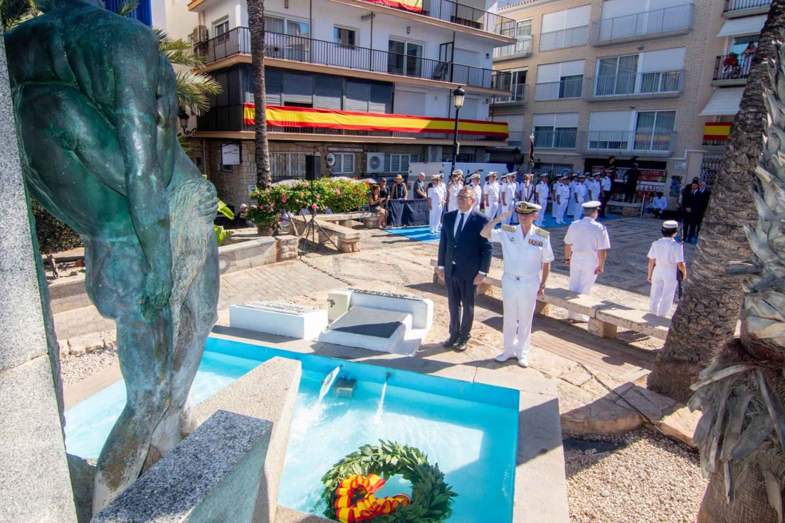 toni pérez Benidorm homenaje Caídos en la Mar y Arma Submarina