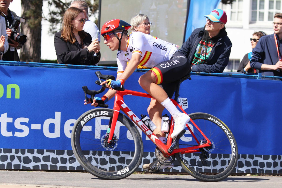 Héctor Álvarez maillot campeón españa