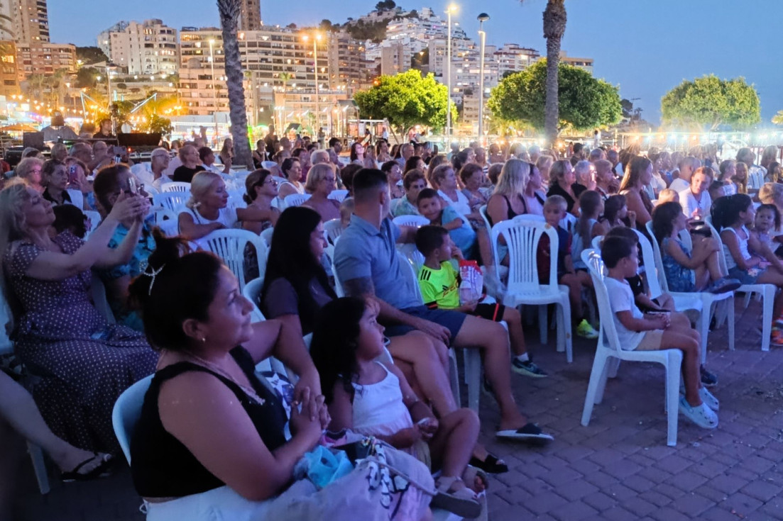 público Les Arts Volant La Cala