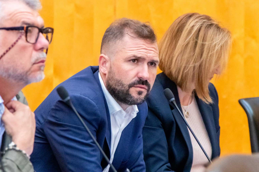 Javier Jordá: “El PSOE sale con la pista de atletismo porque hoy hemos recepcionado la parcela ya adecuada para iniciar el proyecto”