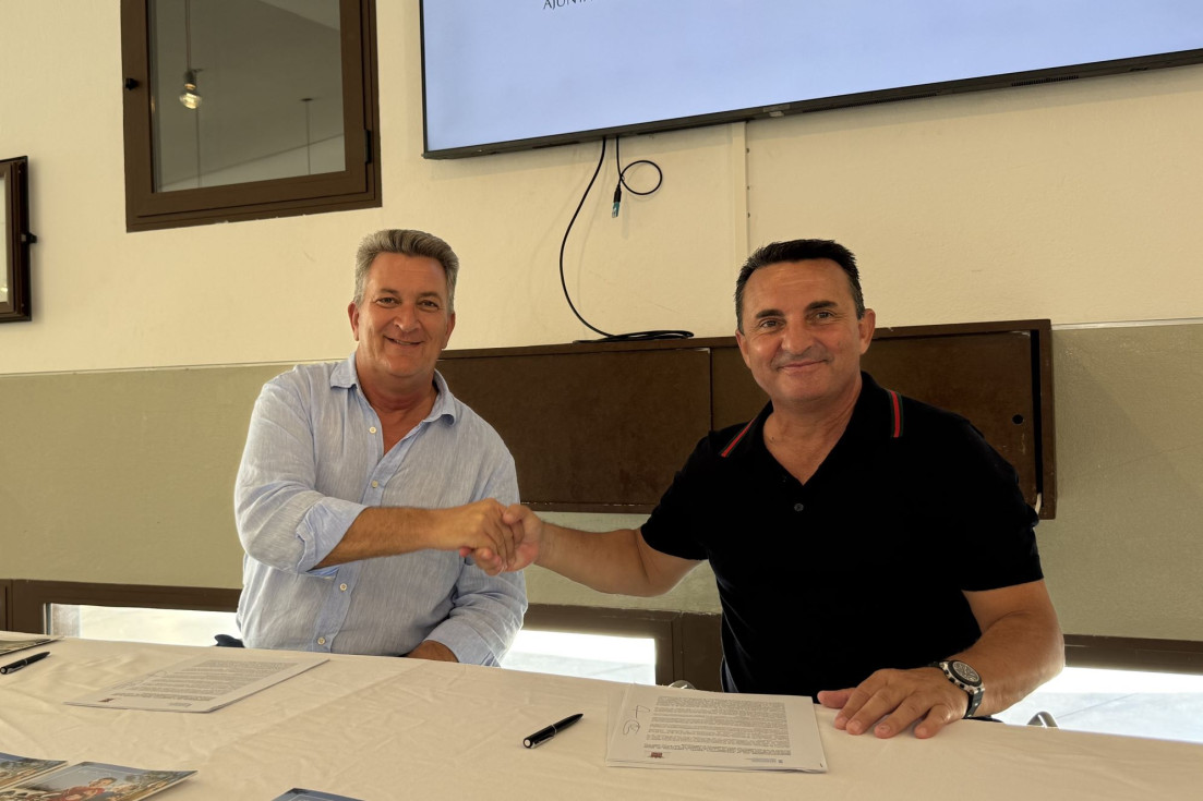 Visita conseller Martínez Mus La Nucía CEM El Captivador convenio bernabé cano