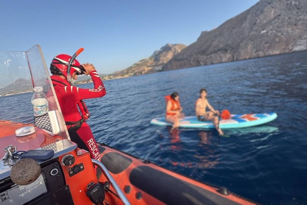 paddle surf morro toix calp altea rescate cruz roja