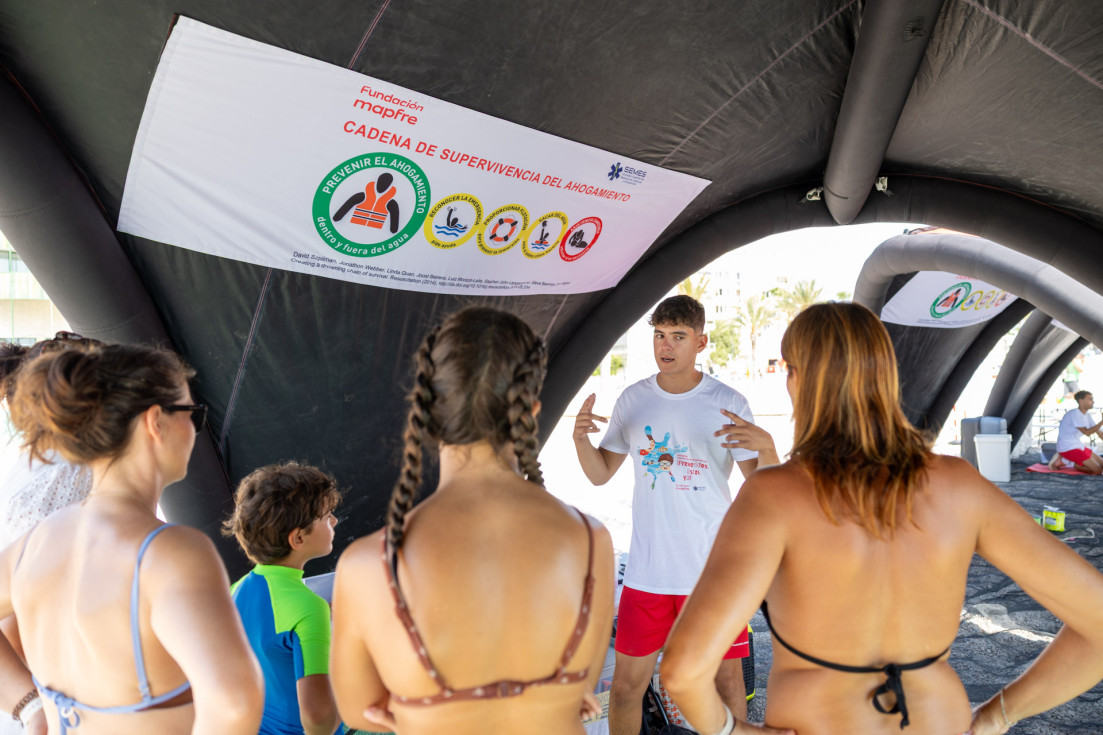 Llega a la playa de l’Albir la campaña de prevención de ahogamientos ‘¡Prevenidos, listos, ya!’