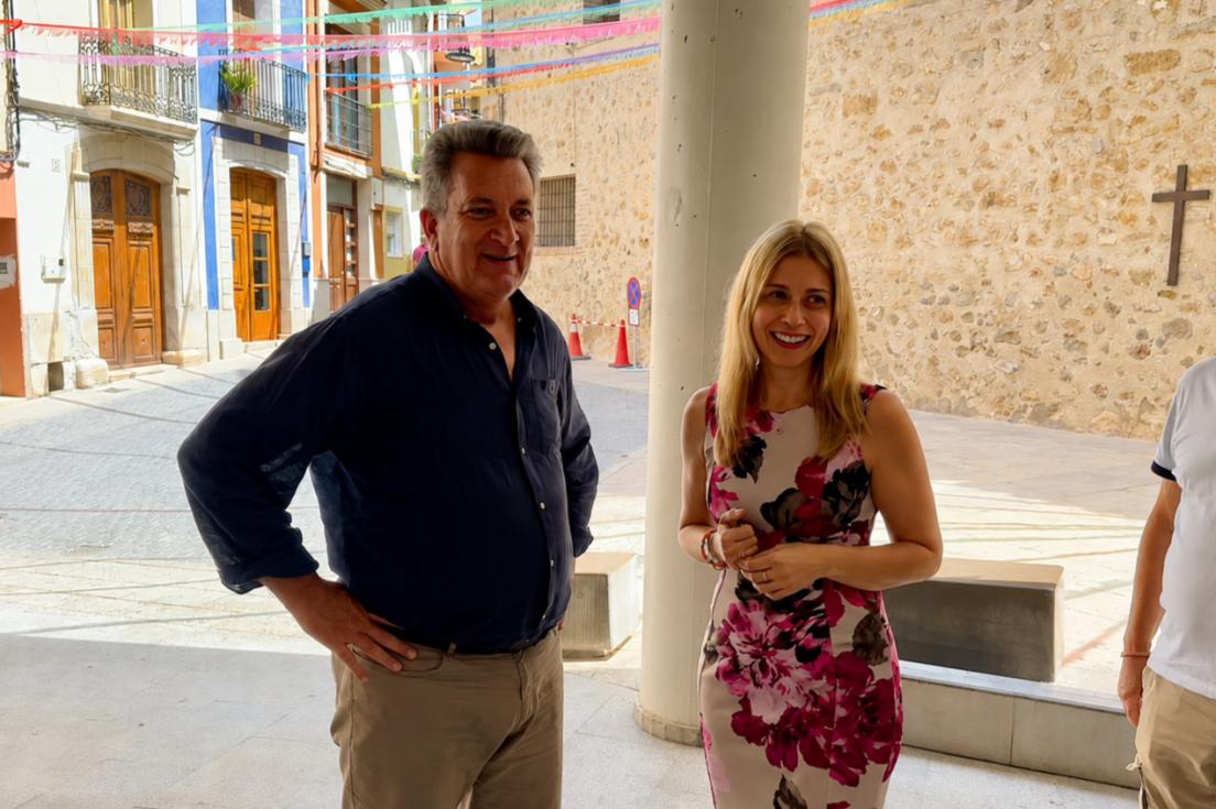 nati algado visita conseller martínez mus finestrat agosto 2026